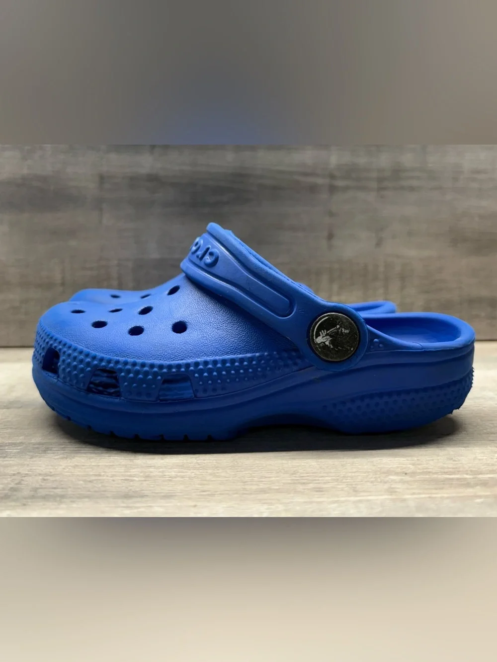 CROCS Classic Clog in Bright Blue for Kids